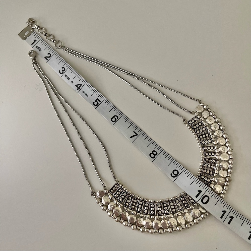 Lucky Brand Silver Tone Hammered Metal Statement Necklace - Picture 9 of 10